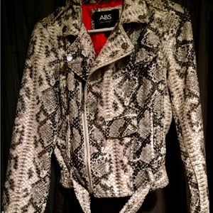 Faux Snakeskin Jacket With Zipper Closure